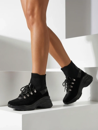 Royalfashion Baskets Aleppo isolées noires pour femme