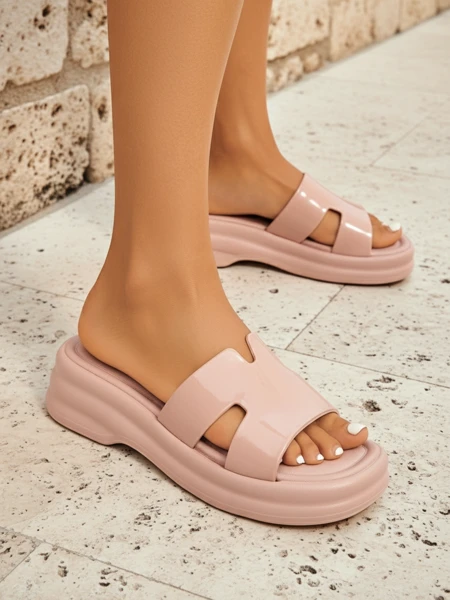 Royalfashion Sandales pour femmes à semelle épaisse Nova Gloss