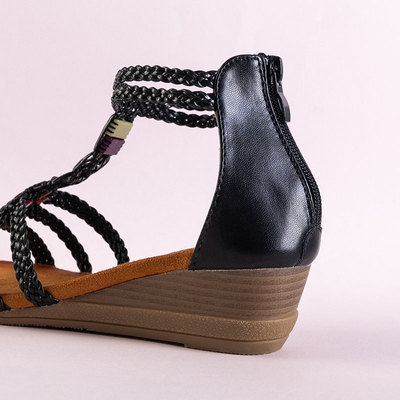 Sandales noires pour femmes sur un talon bas Nastiska - Chaussures
