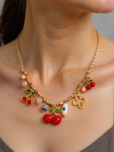 Collier Atena Charm Cherry – amulettes dorées en forme de cerises