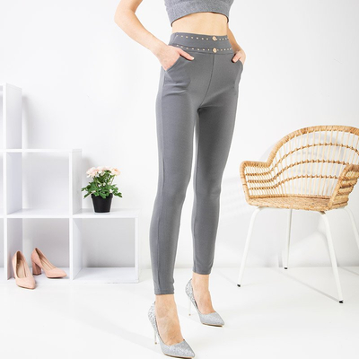 Garnitures grises pour femmes avec ornements - Vêtements