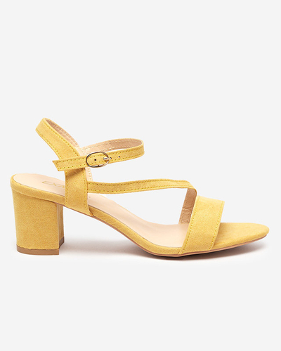 OUTLET Sandales pour femmes sur un poteau en jaune Klodu- Chaussures