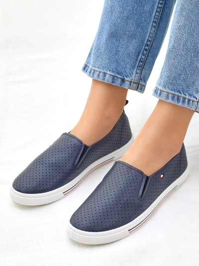 Chaussures pour femmes Royalfashion à enfiler perforées Vielles
