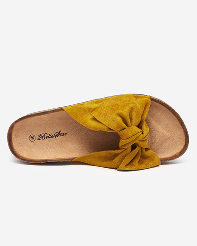Chaussons femme en éco-daim moutarde avec nœud Maqelia - Footwear