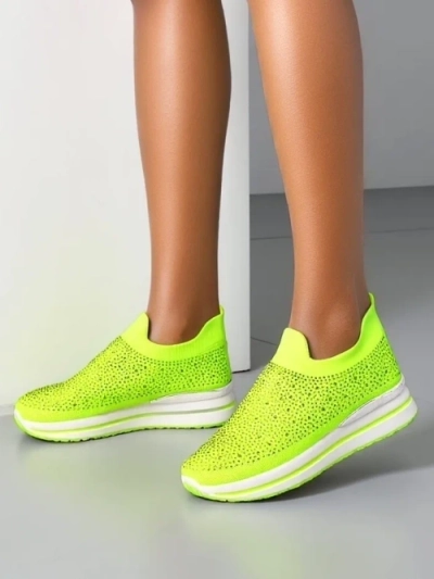 Chaussures de sport en tissu à enfiler Royalfashion pour femmes avec des rhinestones Adeq