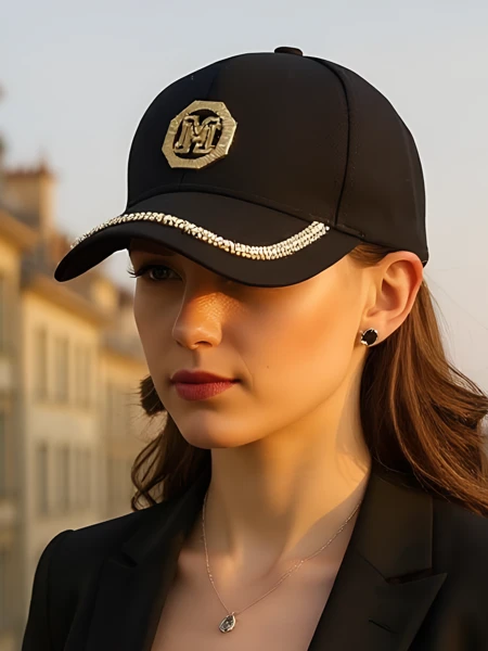 Casquette Royalfashion avec strass Glam Vibe