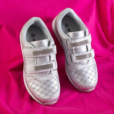 OUTLET Chaussures de sport ajourées pour enfants argentées avec décorations Oksi - Chaussures