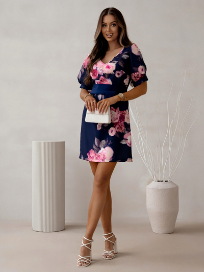 Robe pour femme Royalfashion longueur genou avec des manches courtes bouffantes et une ceinture avec de belles roses