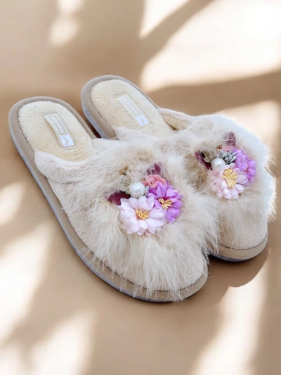 Chaussons en fourrure Royalfashion pour femmes avec fleurs Ederra