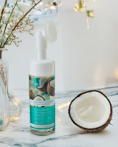 Mousse nettoyante hydratante pour le visage réduisant la décoloration NOIX DE COCO 150 ml