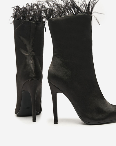 Royalfashion Bottes à plumes pour femmes noires Wenelika