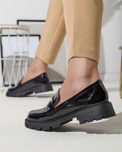 Mocassins laqués pour femmes en noir avec décoration Riferta- Footwear