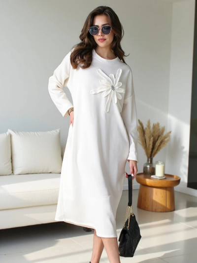 Robe mi-longue oversized en tissu pour femme Royalfashion avec une fleur