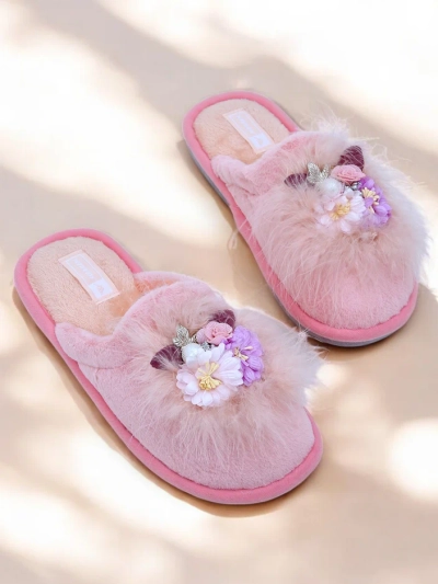 Royalfashion Pantoufles en fausse fourrure pour femmes avec fleurs Ederra
