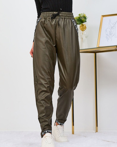 kaki || vert foncé