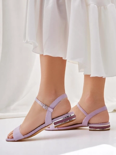 Sandales pour femmes Royalfashion sur une semelle plate Aronies