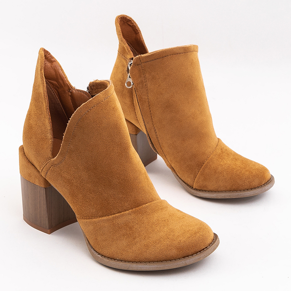 Bottes pour femmes avec découpes camel Plinara - Chaussures