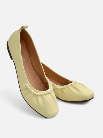 Ballerines pour femmes Aurelia Bella de couleur jaune en cuir écologique
