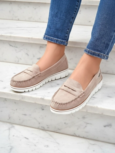 Luna Élégance des mocassins beiges en cuir écologique