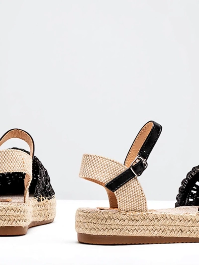 Espadrilles noires pour femmes avec un ajouré Triumf - Footwear