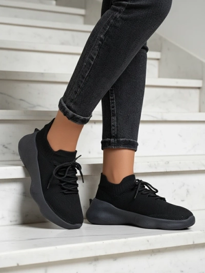 Baskets pour femmes Aura Nero Noires en Tissu à Semelle Plate de 4,5 cm