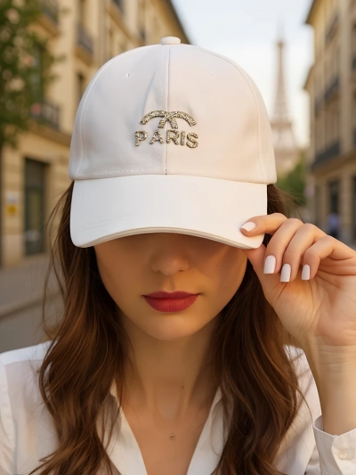 Casquette Royalfashion avec strass Paris Glam