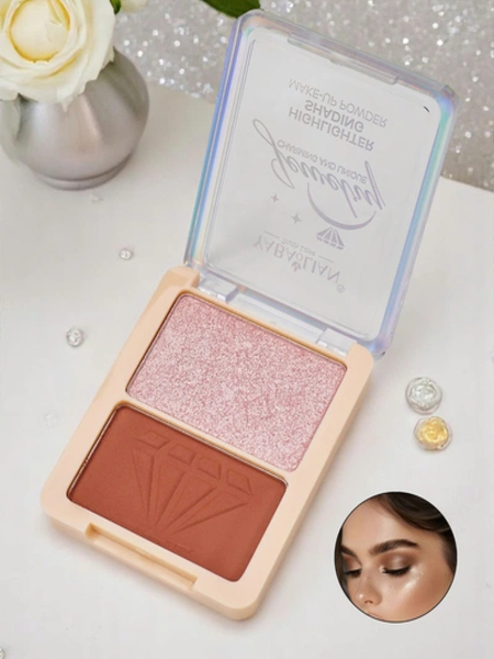 Enlumineur et bronzer pressés dans un seul compact pour le visage
