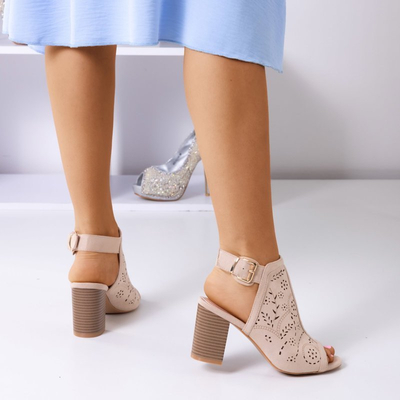 OUTLET Sandales ajourées femme beiges sur le poteau Jasmines - Footwear