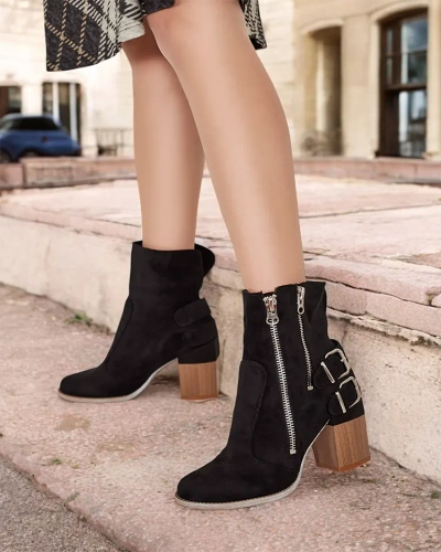 Bottes pour femmes sur le poteau en noir Ferrgo- Footwear
