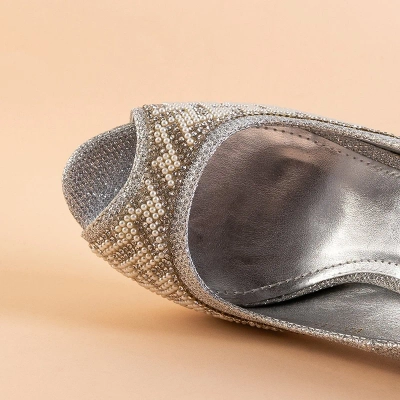 OUTLET Escarpins argentés brillants sur un talon Cecile - Chaussures
