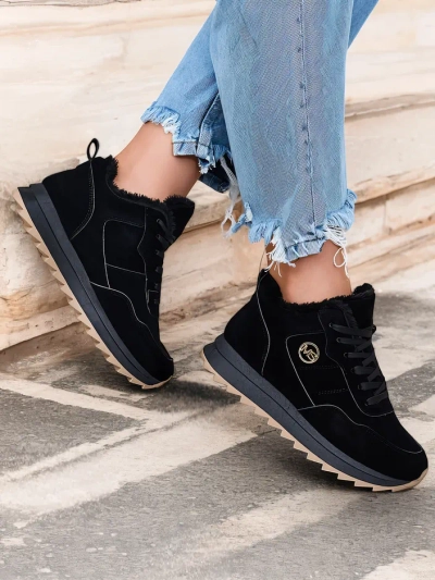 Royalfashion Noir Chaussures de sport isolées pour femme Lahho