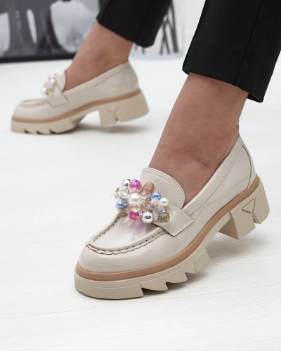 Mocassins beige laqué pour femmes Geloppa- Footwear