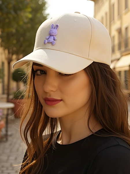 Royalfashion Casquette avec écusson Bunny Chic