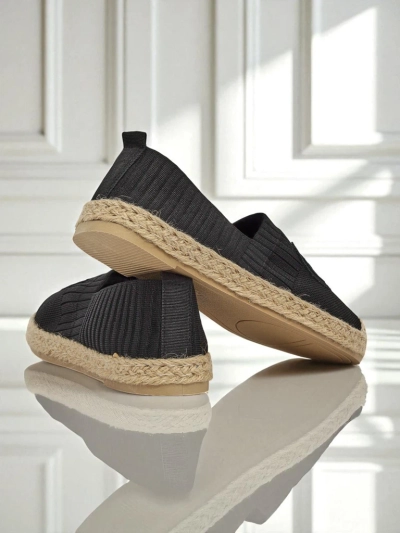 Espadrilles pour femmes Atena noires - talon plat, cuir écologique suédé