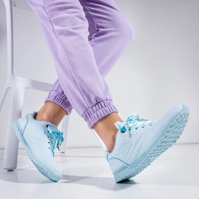 OUTLET Chaussures de sport pour femmes bleues à nouer avec un ruban Minorina - Footwear