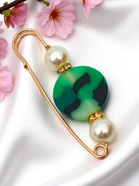 Broche décorative pour femme avec un cercle et des perles Cercle de Perles