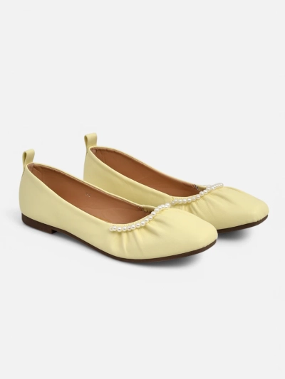 Ballerines pour femmes Aurelia Bella de couleur jaune en cuir écologique