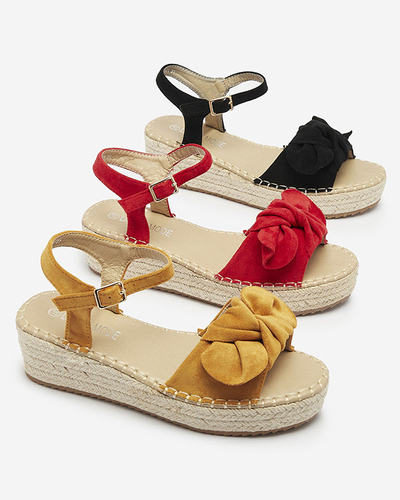 OUTLET Royalfashion Sandales femme moutarde à petit talon avec nœud Mosinta