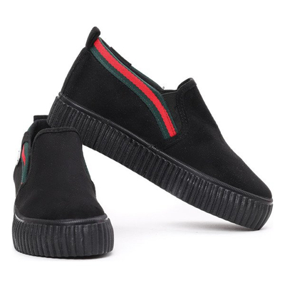 Czarne slip on na krytym koturnie Caylee- Obuwie