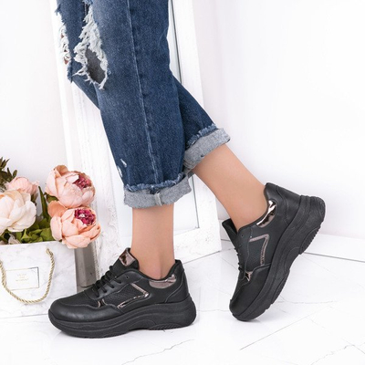 Czarne buty sportowe na wyższej podeszwie Lora - Obuwie