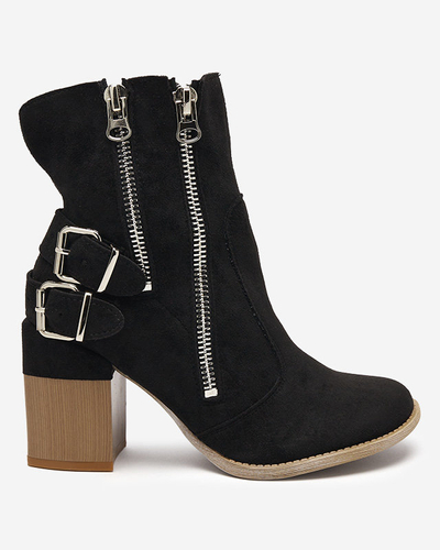 Bottes pour femmes sur le poteau en noir Ferrgo- Footwear