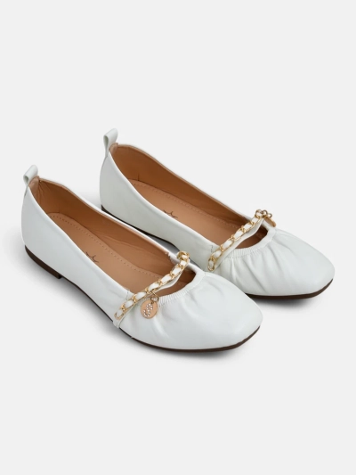 Ballerines blanches pour femmes Callista avec chaîne – cuir écologique, classique italien