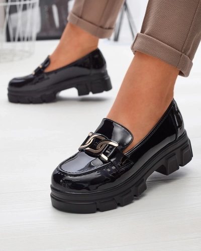 OUTLET Mocassins noirs laqués pour femme avec ornement Leggol - Footwear