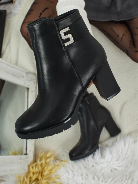 Bottines femme en cuir écologique à talons épais Tavor