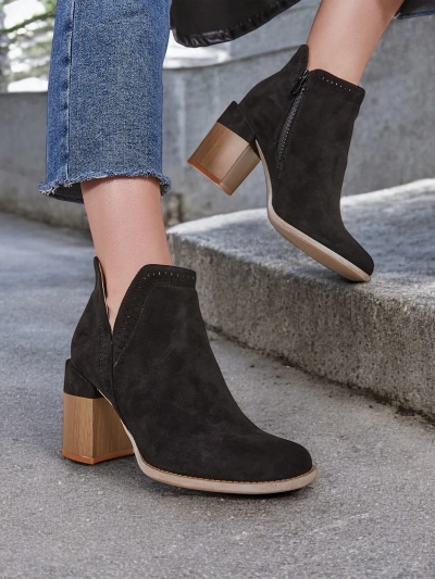 Les bottines pour femmes Royalfashion sur un poteau Vettot