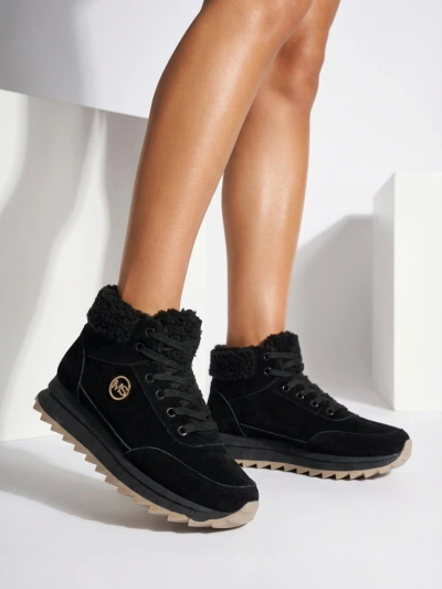 Royalfashion Chaussures de sport isolées pour femme en noir Cerrto