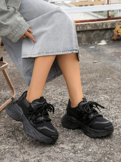 Chaussures de sport pour femmes Royalfashion sur une semelle épaisse Loness