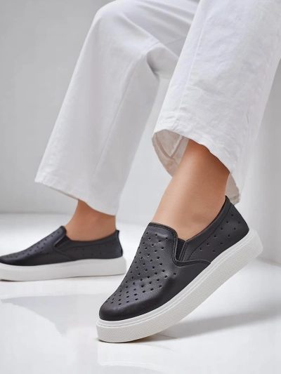 Royalfashion Chaussures à enfiler perforées pour femmes Emayla
