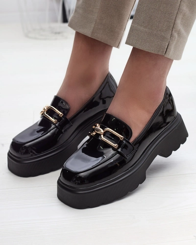 OUTLET Royalfashion Mocassins pour femme avec ornements dorés en noir Riallo