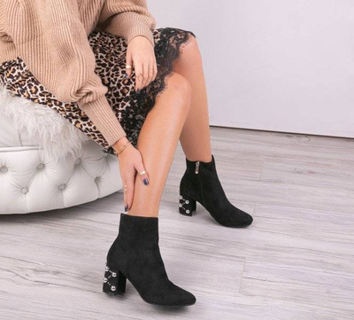 OUTLET Bottines noires avec une coupe Pinky Love - Footwear